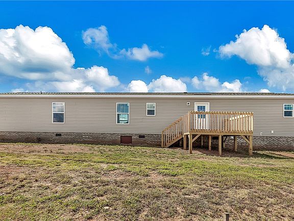 5th image of 205 Wade Farm Rd