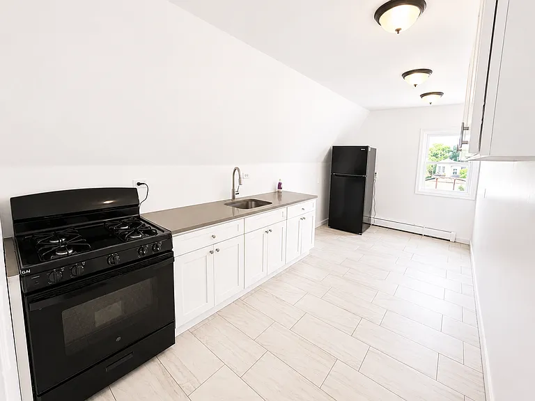 378 S 12th St #3 — Photo 4
