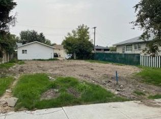 5827 60th St, Red Deer, AB T4N 2P7