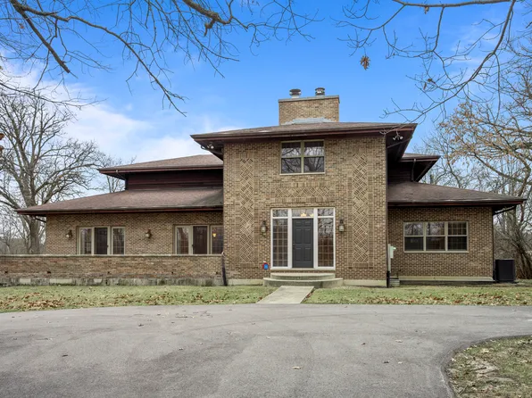 32981 N River Rd, Libertyville, IL 60048