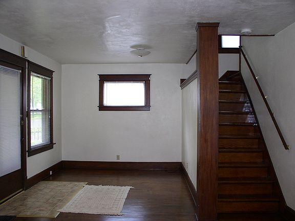 Foyer/Seating Area