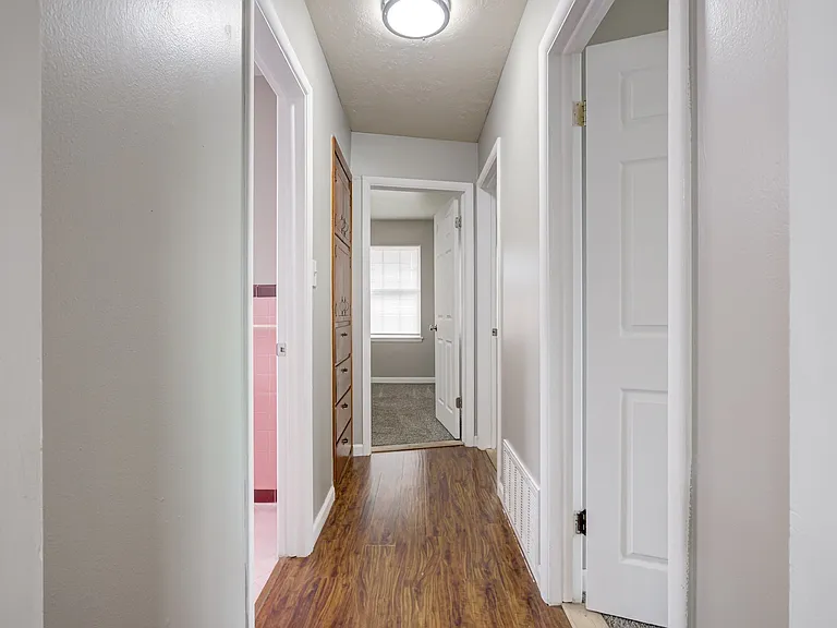 1208 Avondale Dr — Photo 9