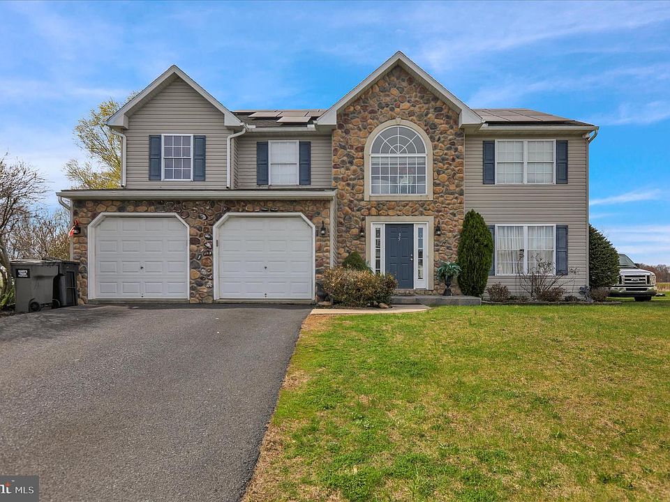 1st image of 356 Luisa Ct