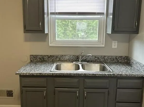 4809 Saddlebrook Ln APT 3, Louisville, KY 40216