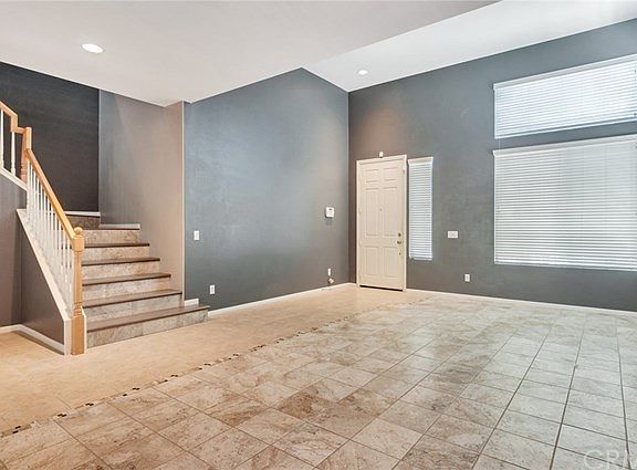 5th image of 40965 Waterford St