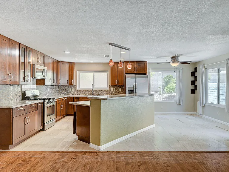 2733 Brookstone Ct — Photo 23