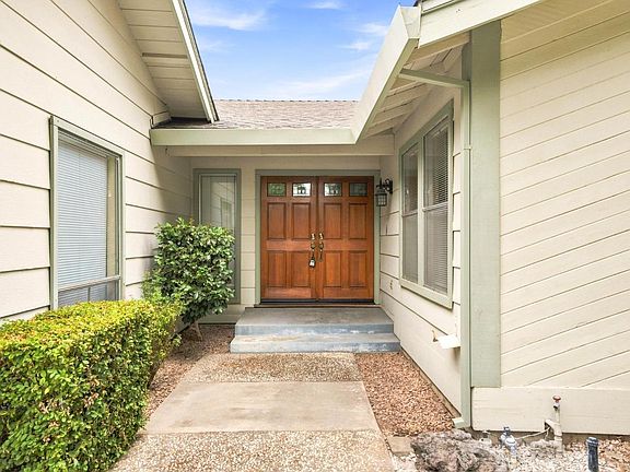 5th image of 1240 Govannina Dr