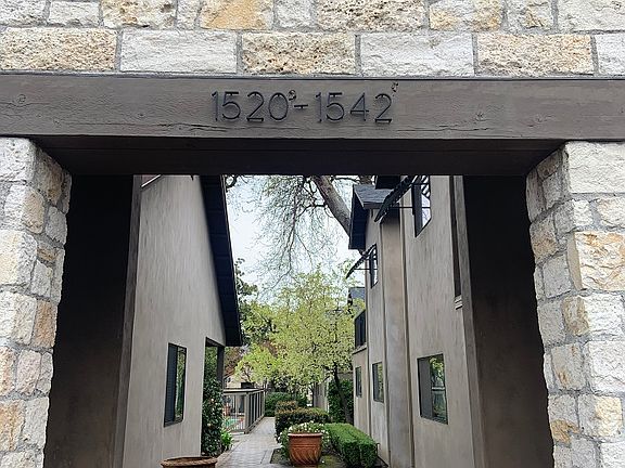 2nd image of 1530 Main St #1530