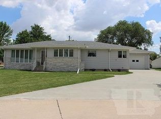 12 Amery Circle Dr, Treynor, IA 51575