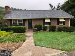 608 Spottswood Rd, Staunton, VA 24401