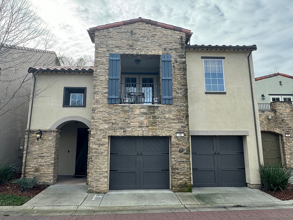 1st image of 15 Veneto Cir #15