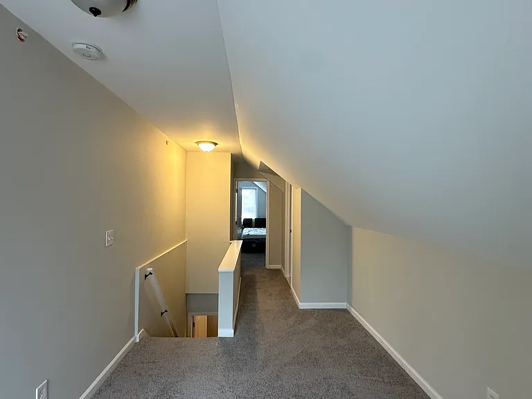 18 Congress Ave — Photo 24