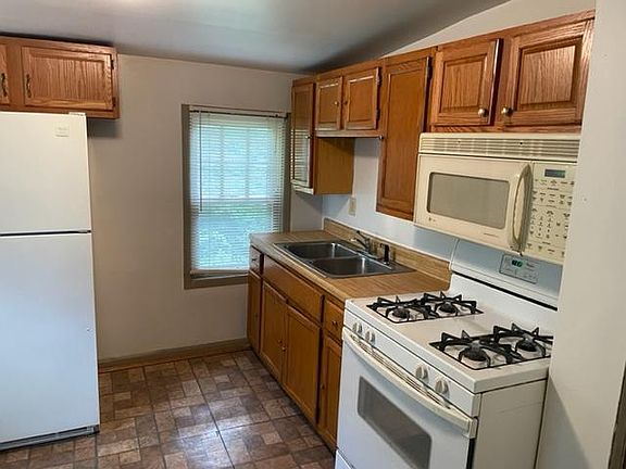 3rd image of 3412 Ibsen Ave