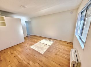 7444 Woodman Ave #108, Van Nuys, CA 91405