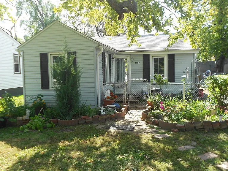 3309 Avenue I — Photo 9