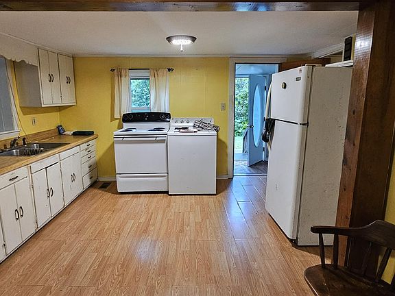 4th image of 8 Carpenter Street