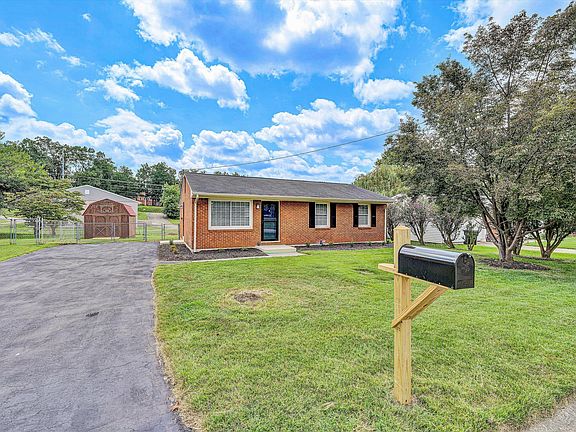 2nd image of 2132 Bainbridge Dr