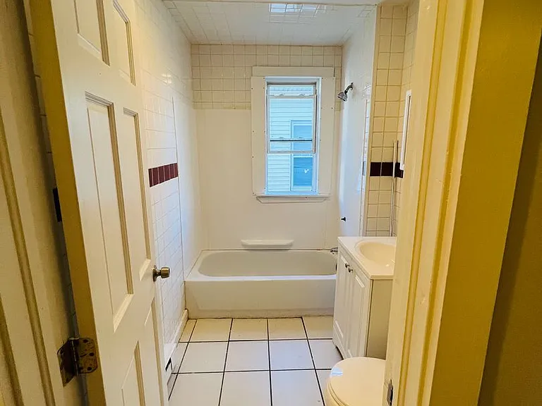 10 Westcott St #2 — Photo 2