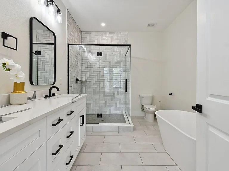 121 E Warren Ave #4 — Photo 9