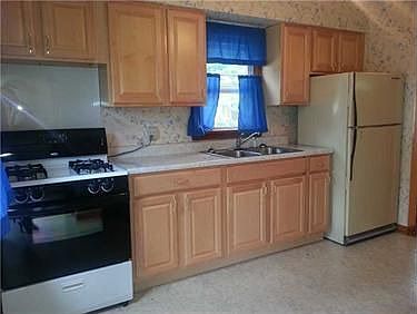 3rd image of 509 Butz St