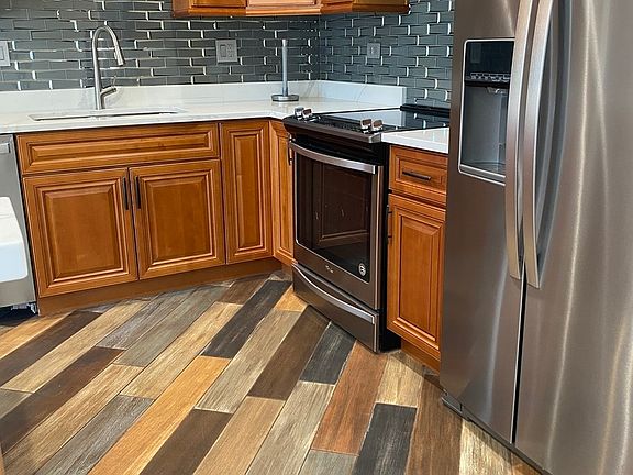 2nd image of 50 Plymouth Ct APT 202B
