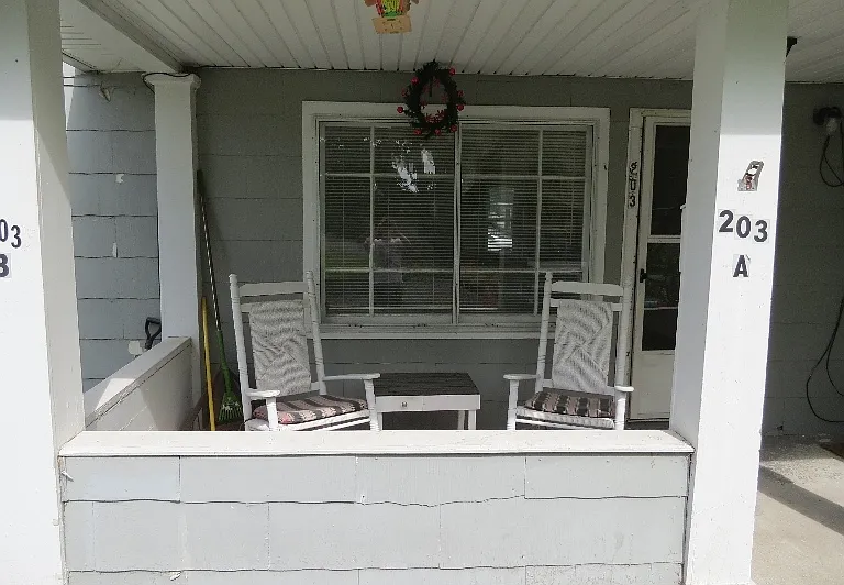 203 S Maple St — Photo 14