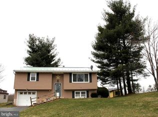 5 Paradise Ct, New Oxford, PA 17350