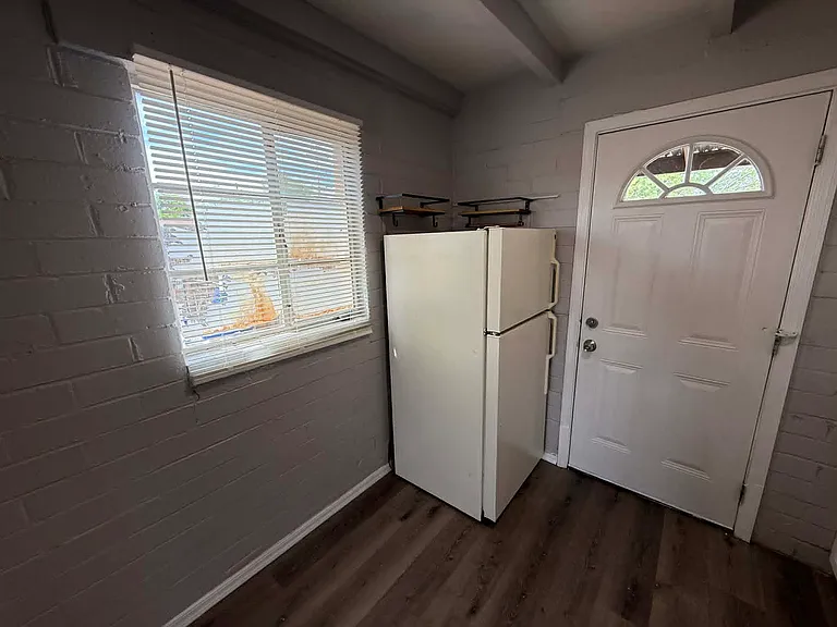 827 N Columbus Blvd — Photo 15