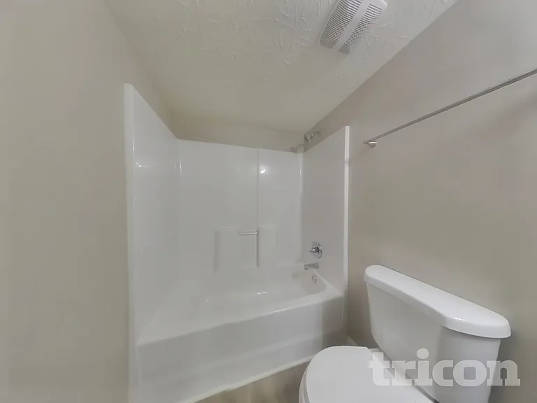 7507 Brattle Dr — Photo 16