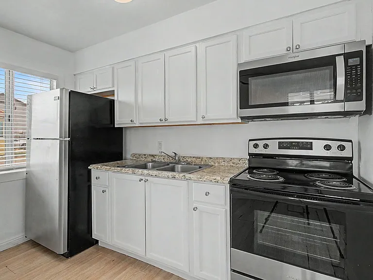 1935 Haren Dr — Photo 1