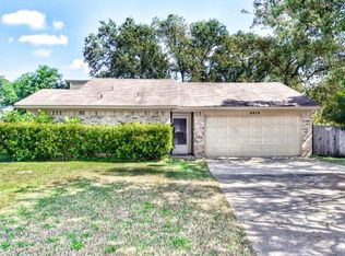 2915 Forestwood Dr, Bryan, TX 77801