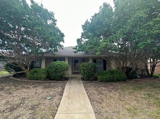 10222 Echo Ridge Ct, Dallas, TX 75243