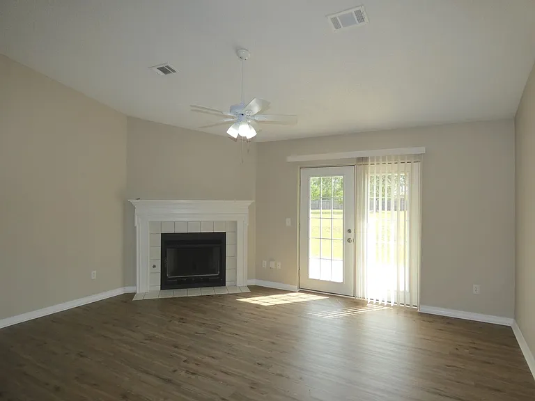 5087 Cassia Dr — Photo 4