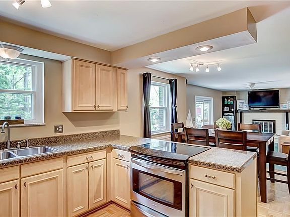 5th image of 5124 Polen Dr