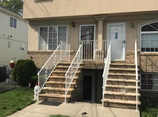 143 Sharrotts Rd, Staten Island, NY 10309
