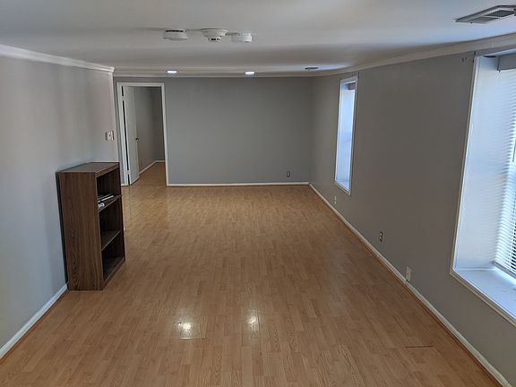 3rd image of 925 Geyer Ave #A