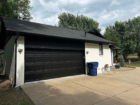 4th image of 9838 W Dubon St