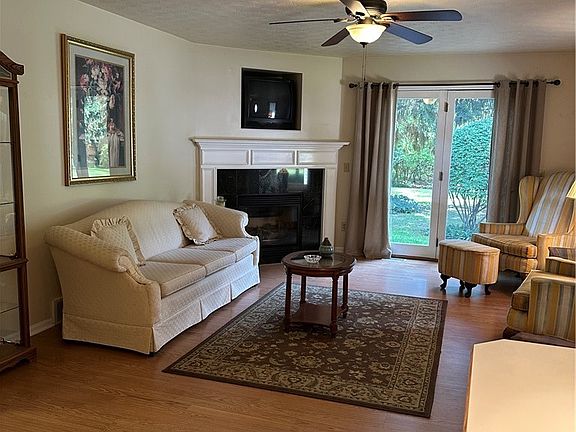 5th image of 2842 Narrows Rd