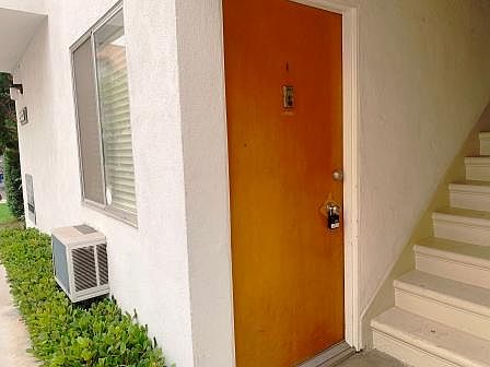 2nd image of 1933 Pelham Ave #1