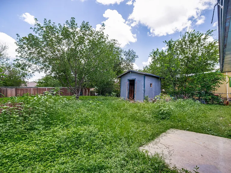 342 Consuelo — Photo 23