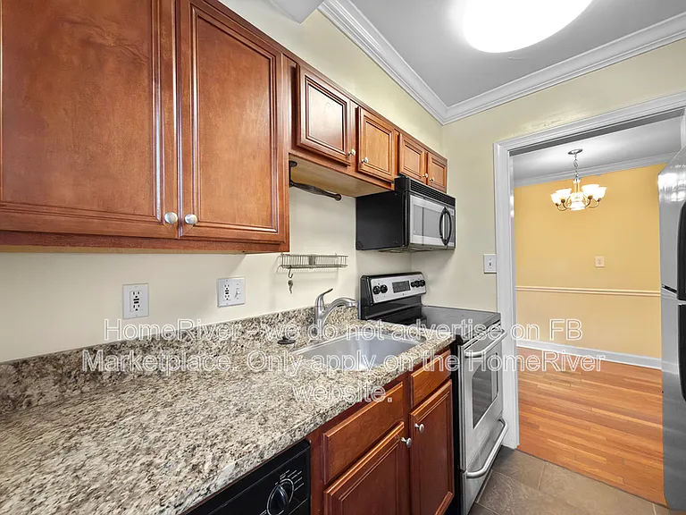 722 S Washington St #104 — Photo 8