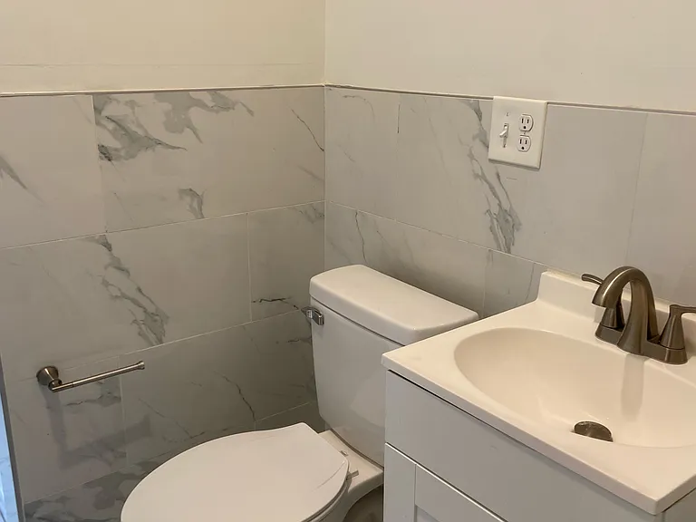 33 Richards St #2 — Photo 2
