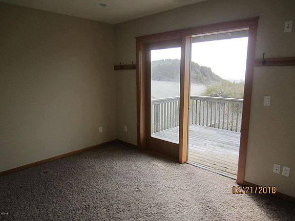 3rd image of 718 NW Oceania Dr