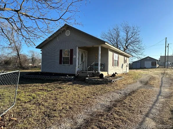 120 Lakeside Dr, Holdenville, OK 74848