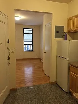 Rented by Natlane Equities | media 4