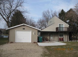 N9189 Otter Ln, Neshkoro, WI 54960