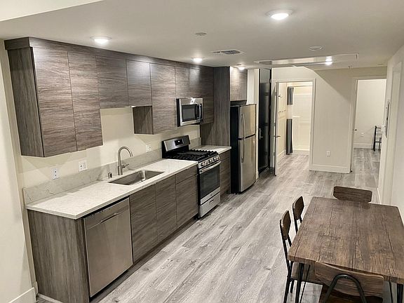 705 Gayley Avenue, Westwood, CA 90024 - Kitchen