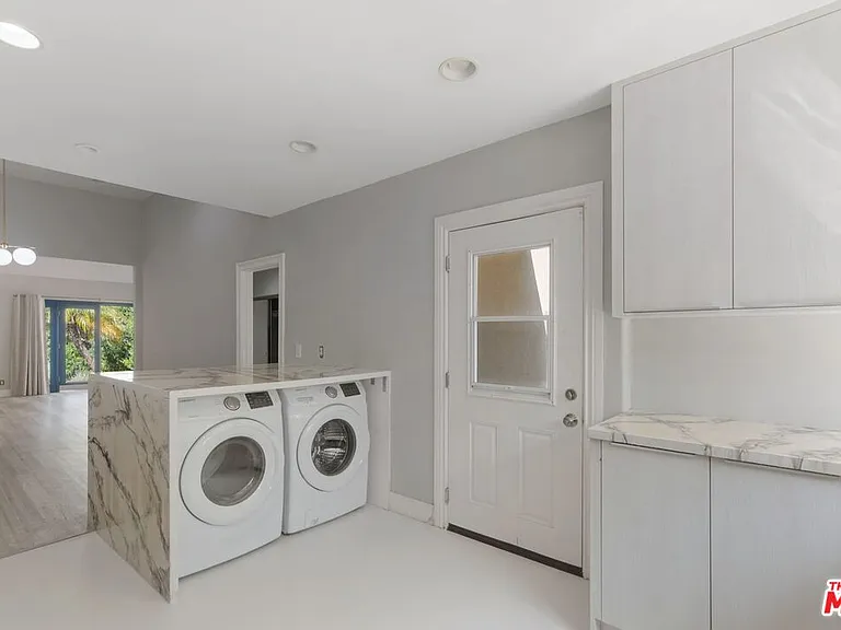 1112 S Highland Ave — Photo 7