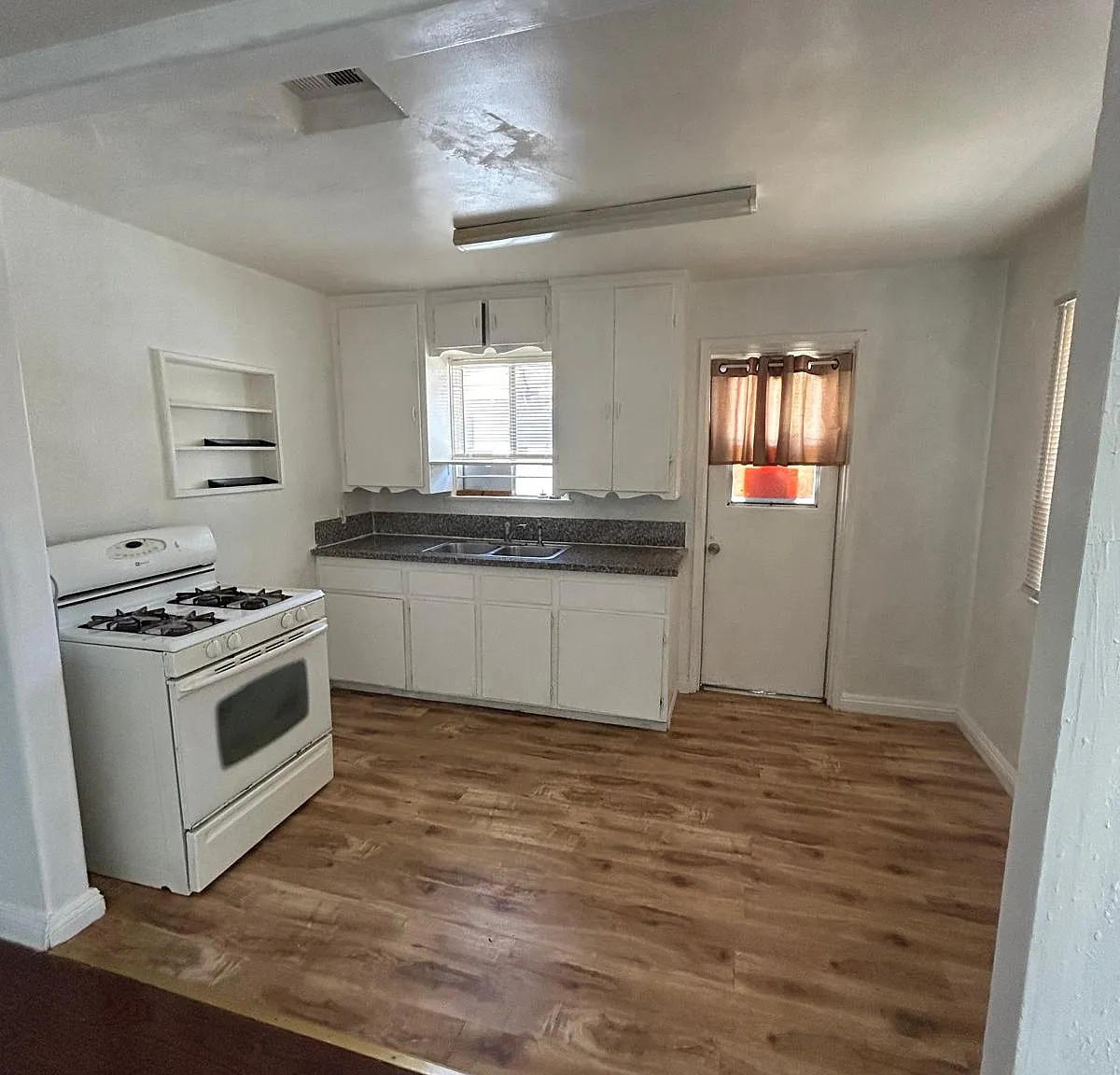 1 bed, 500 sqft, $1,575 — Photo 2