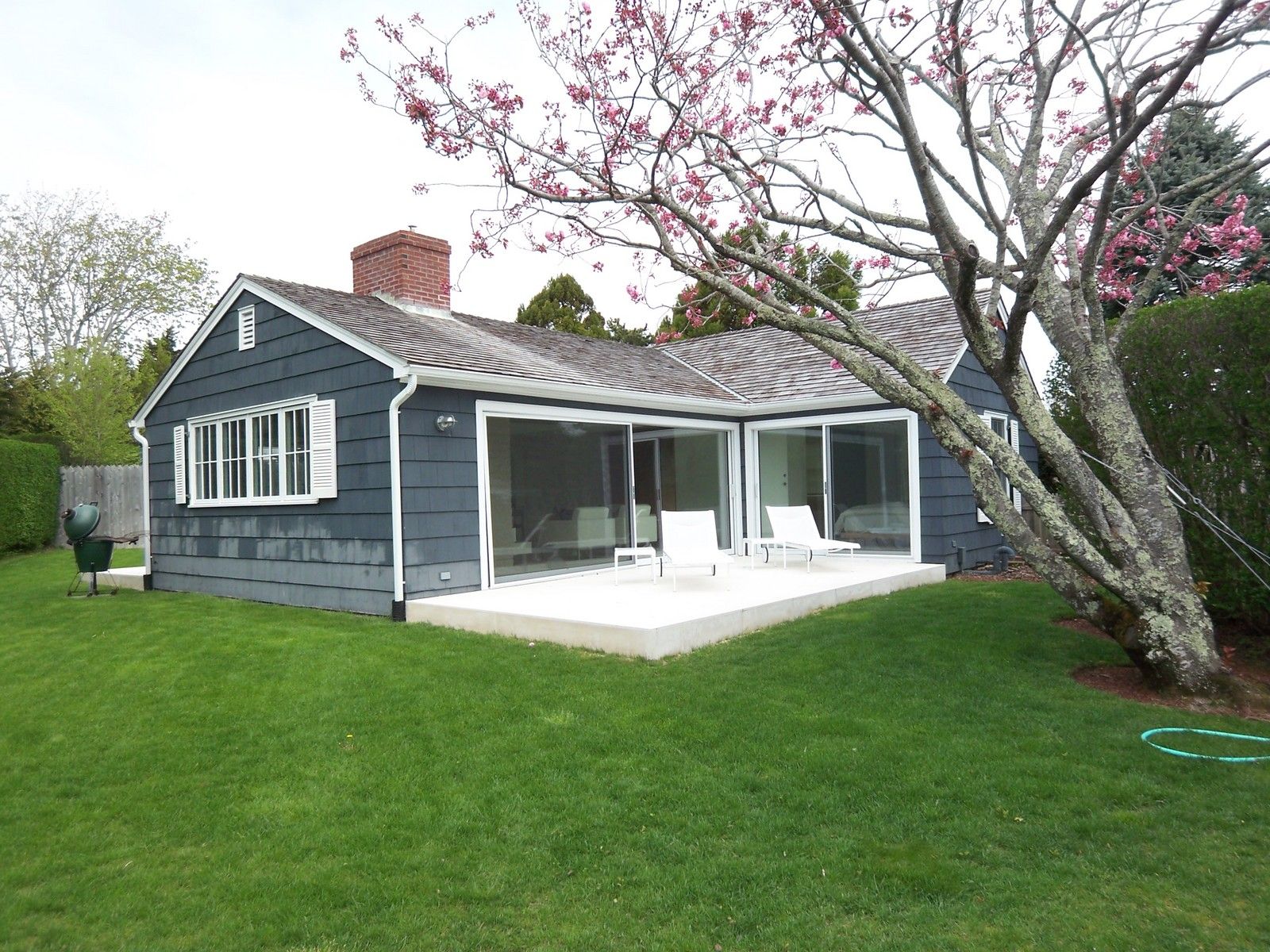 92 Ocean Ave Bayberry Close Cottage 8, East Hampton, NY 11937 Out East